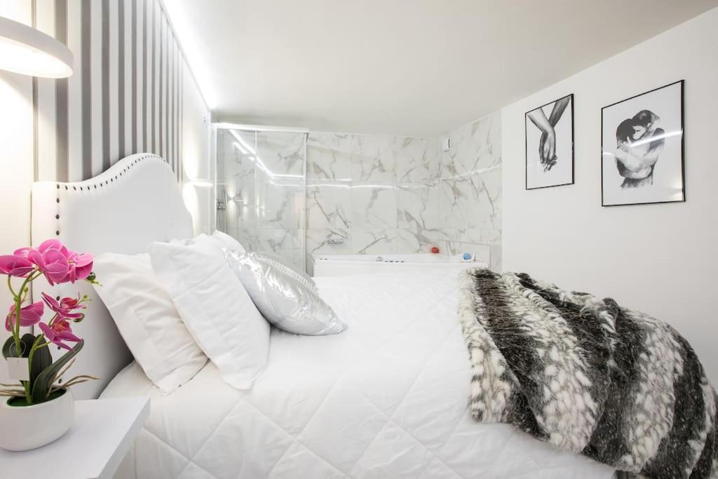 My Piazza Navona Jacuzzi Suite -Topcollection Roma Dış mekan fotoğraf