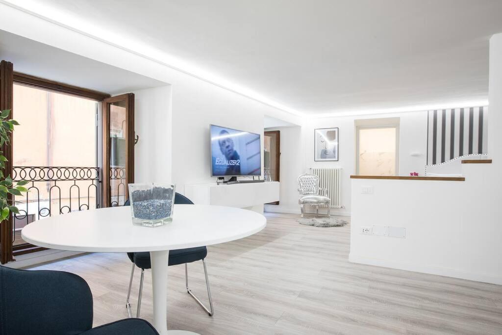 My Piazza Navona Jacuzzi Suite -Topcollection Roma Dış mekan fotoğraf